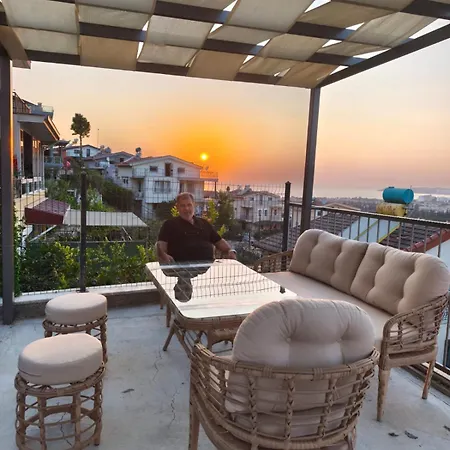 Nidal Kuşadası